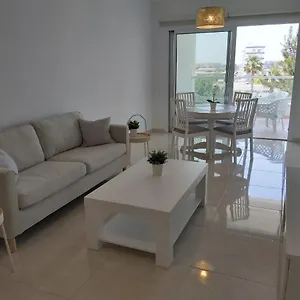 דירה Dinglis Residences 31, לרנקה