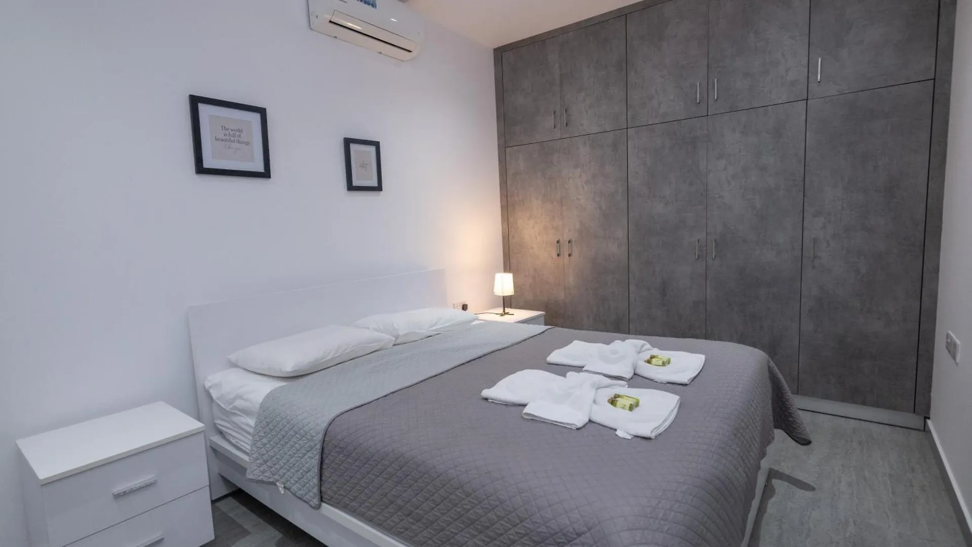 דירה איה נאפה Bellagio Napa Suites קפריסין