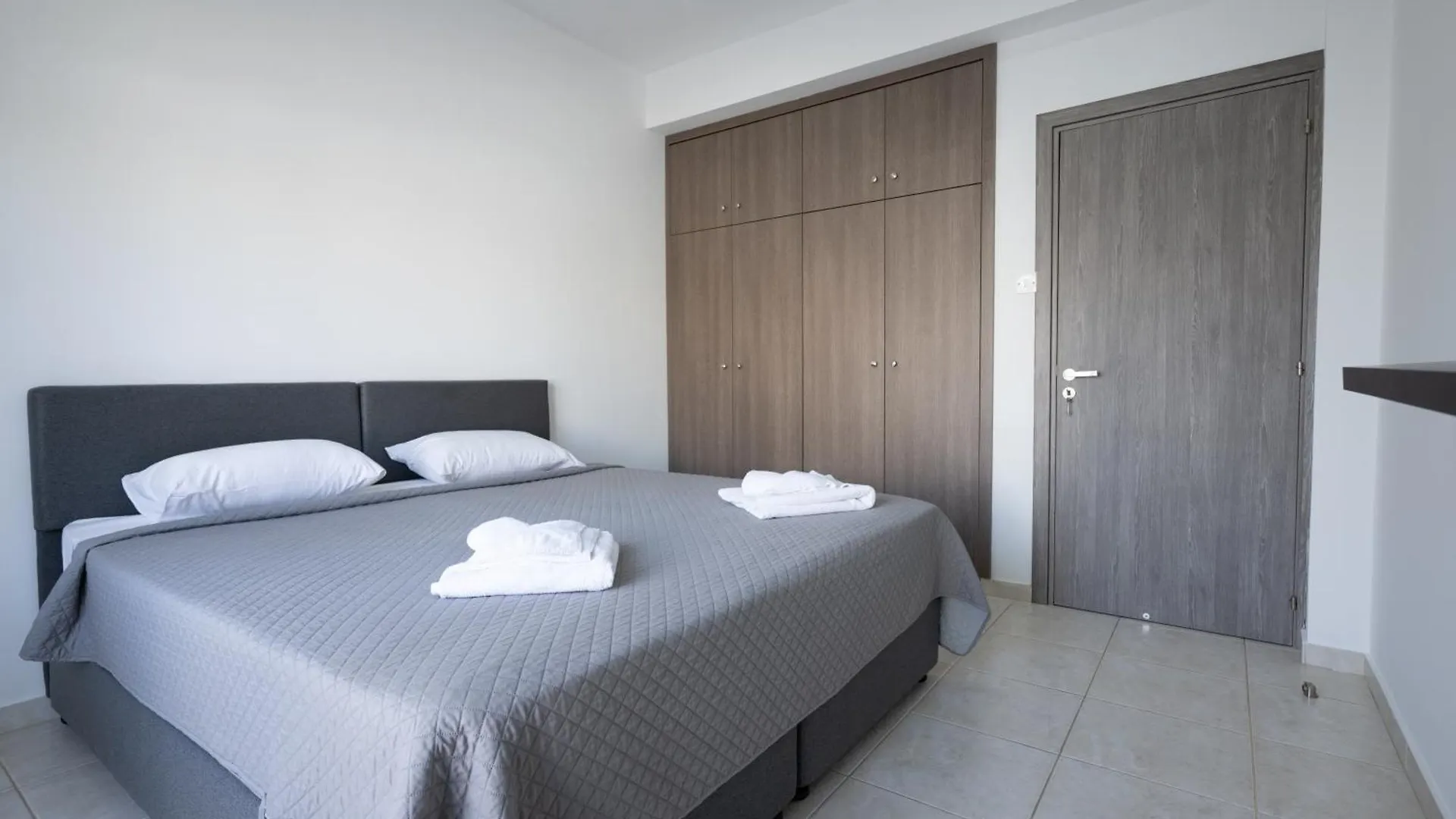 איה נאפה Bellagio Napa Suites קפריסין
